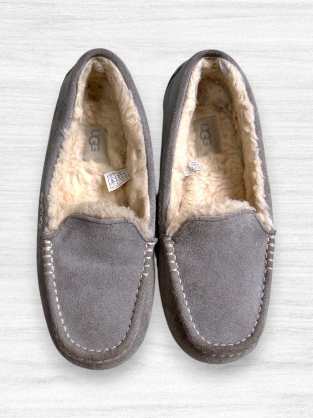 UGG Ansley Gray Suede Sheepskin Lined Moccasin Slippers Women’s 8